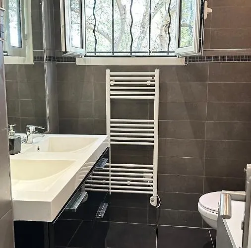 Ferienhaus Riviera Close To Center City, Ac, Pool